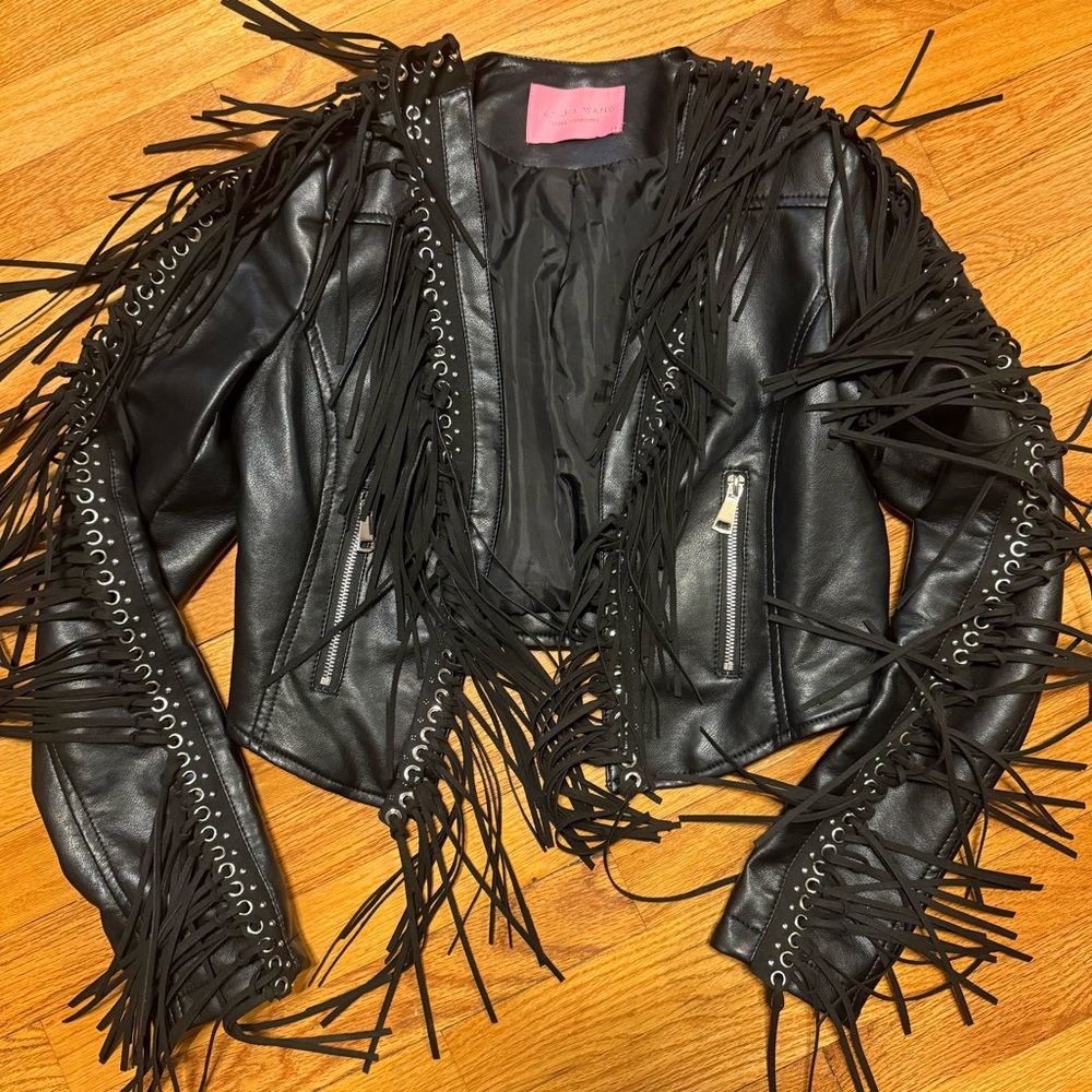 Stylish Black Fringe Leather Jacket - Picture 5 of 8
